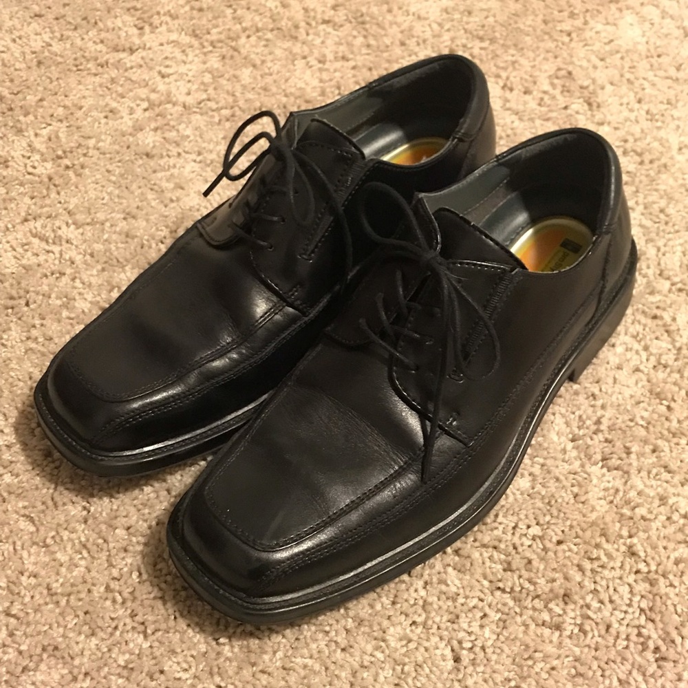 Dockers men’s 9.5 black leather dress shoes